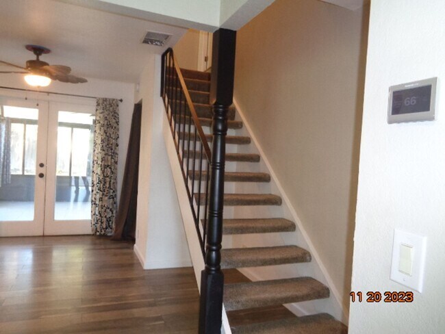 Foto del edificio - 720 Devonshire Ct