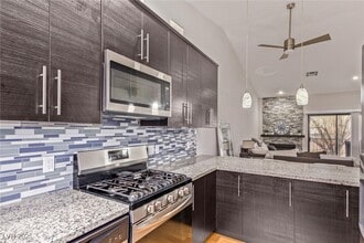 Building Photo - 2840 Blue Bonnet Dr