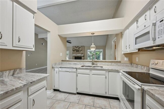 Building Photo - 508 Tanglewood Dr