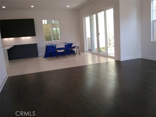 Building Photo - 802 Beacon