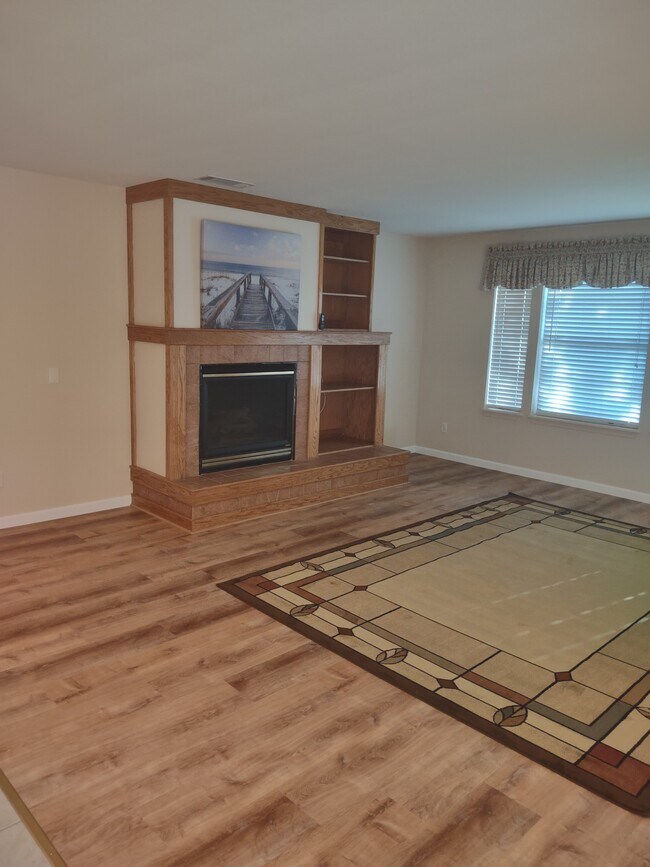 Foto del edificio - 1061 Mountain View Dr