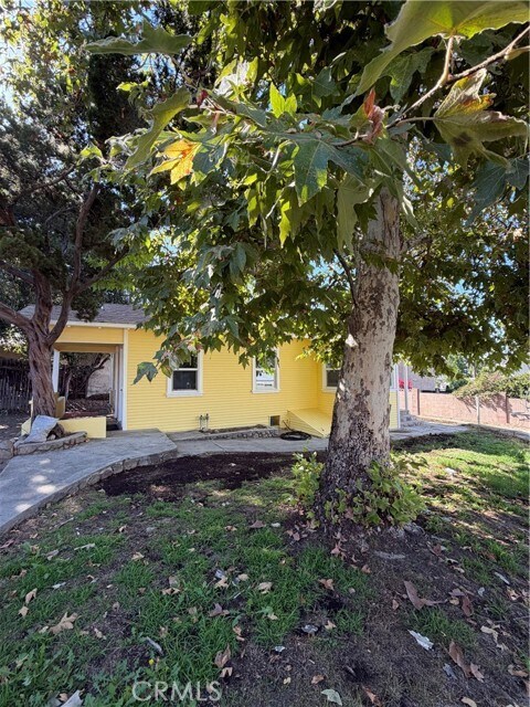 Foto del edificio - 2704 Mayfield Ave