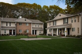 Building Photo - 36 Country Club Dr