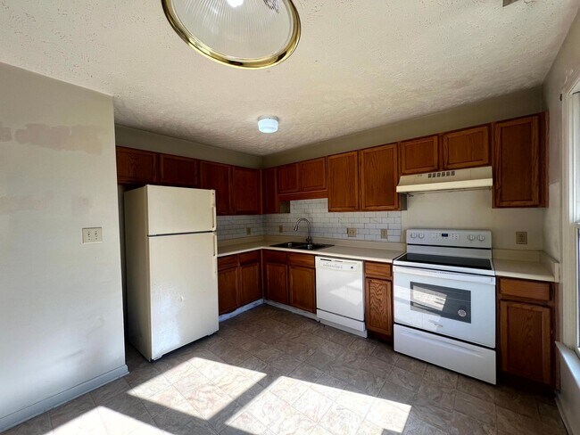 Foto del edificio - 2808 Rosemeade Dr