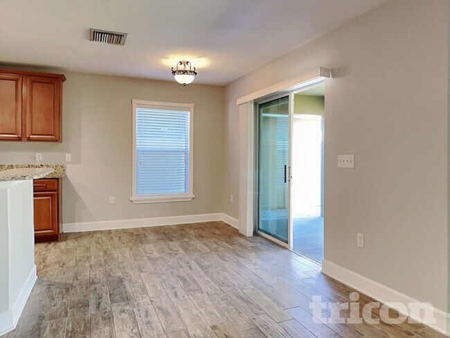 Foto del edificio - 15518 Telford Spring Dr