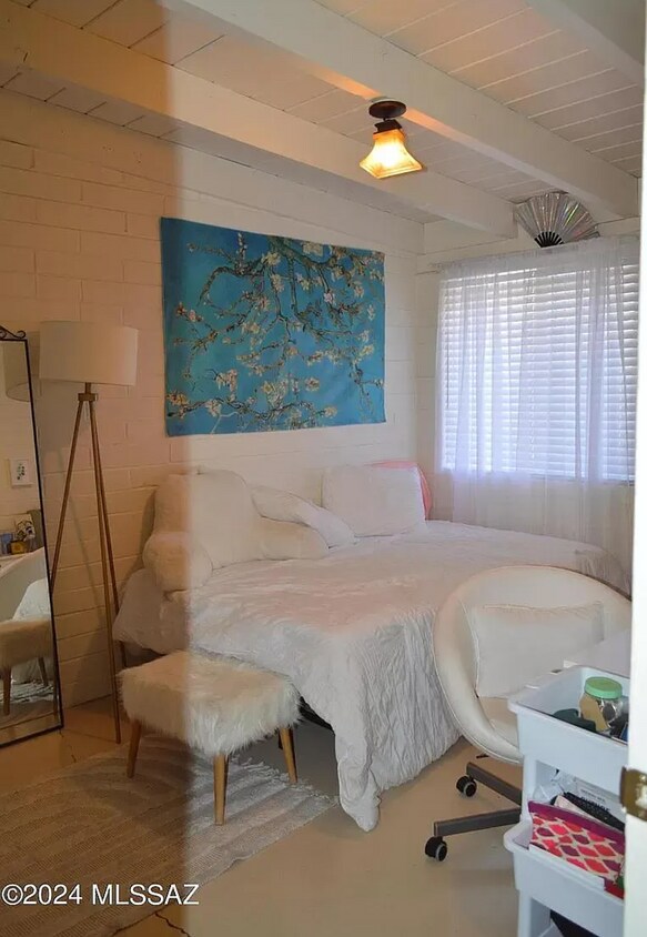 Foto principal - 221 N Highland Ave