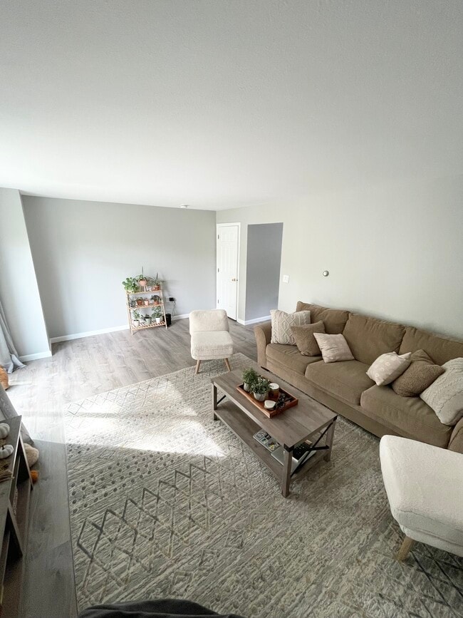 Building Photo - The Block