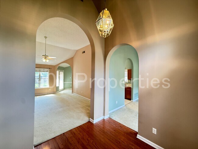 Foto del edificio - 4957 Rivercrest Ln