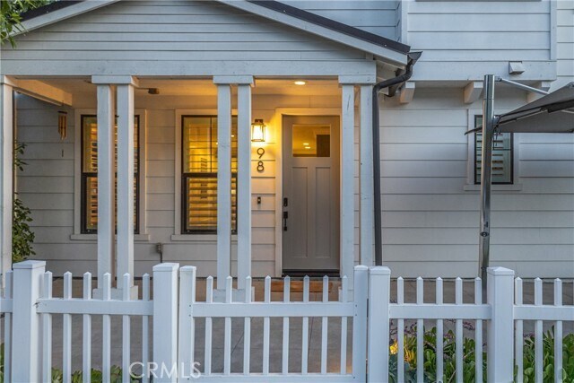 Building Photo - 98 Marisol St