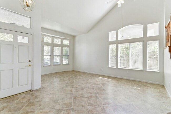 Building Photo - 2932 Prado Ln