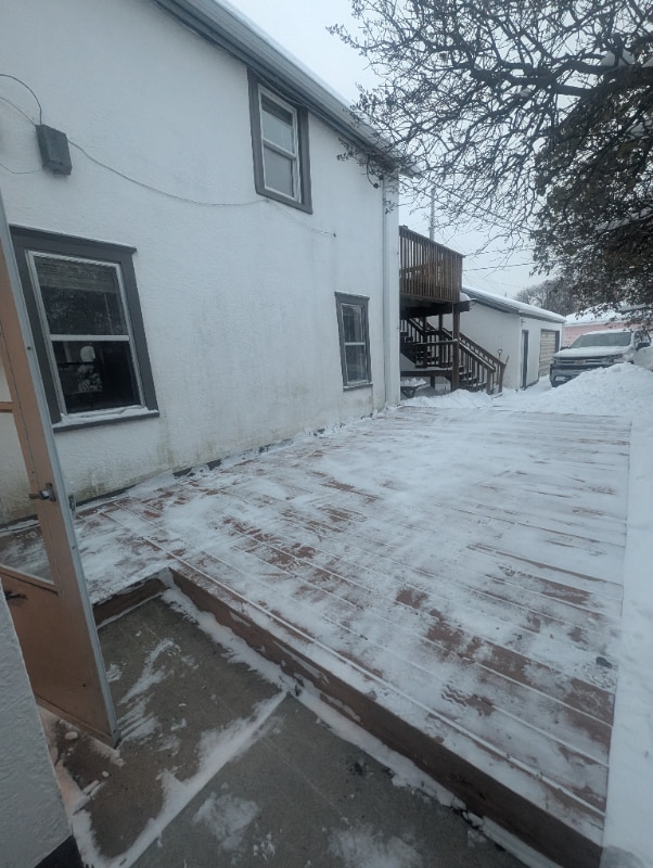 Building Photo - 604 Adams St NE