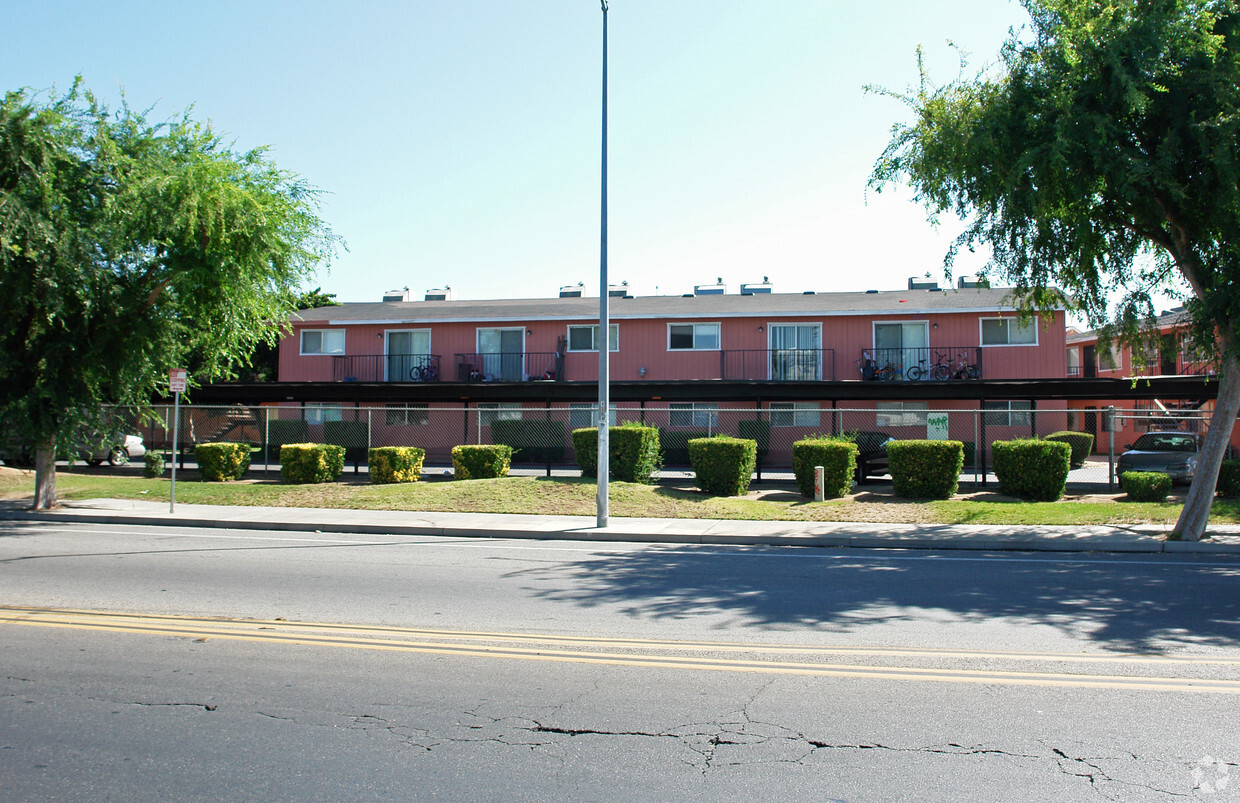 Primary Photo - Villa Pines