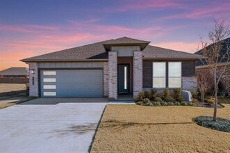 Building Photo - 2605 Starling St