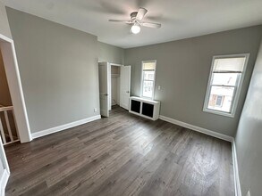 Building Photo - 725 S 56th St