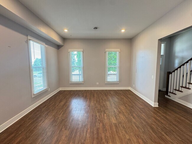 Foto del edificio - 707 Livingston Ave NE