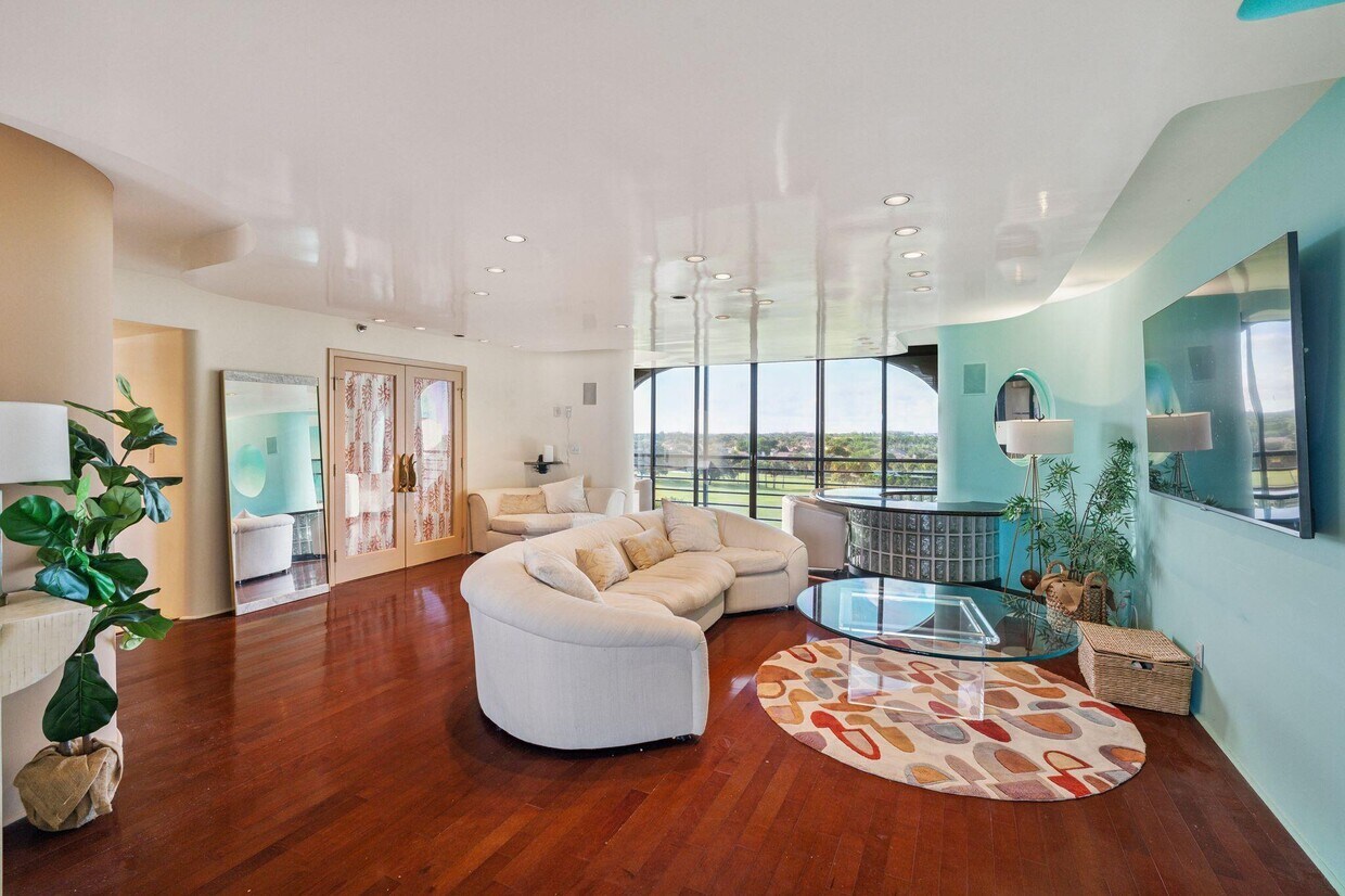 Primary Photo - 7217 Promenade Dr