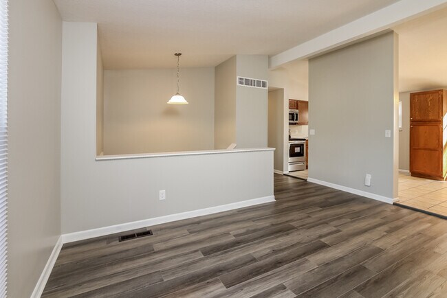 Foto del edificio - 155 Country View Dr
