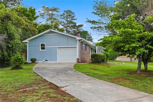 Foto del edificio - 3143 Claiborne Dr NW