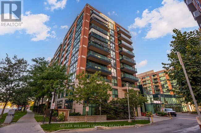 Building Photo - 525-525 Wilson Ave