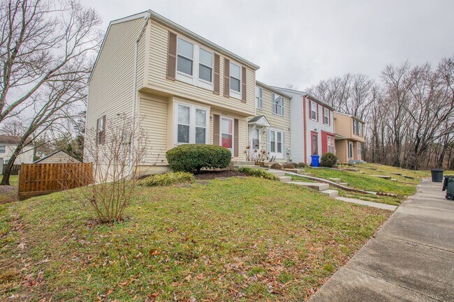 Building Photo - Lovely 3 BR/2 BA EOG Townhome in Bowie!