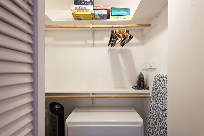 Foto del edificio - 2205 Spring Creek Dr