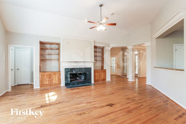 Building Photo - 4030 Echo Mountain Dr