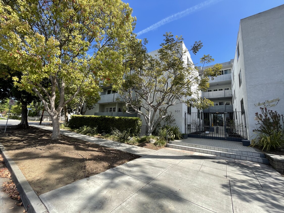 Beautifully remodeled unit , walking distance to beach and restaurants - 901 10th St