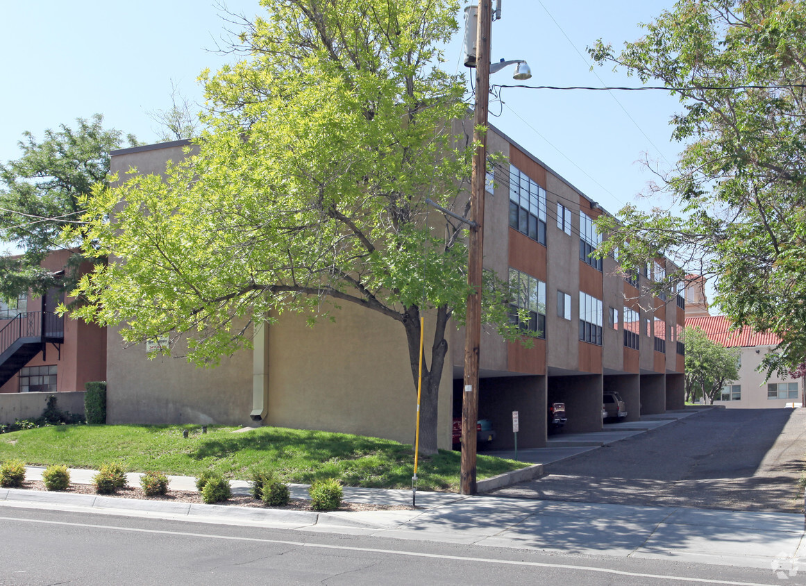 Foto del edificio - 1616 Dr Martin Luther King Jr Ave NE