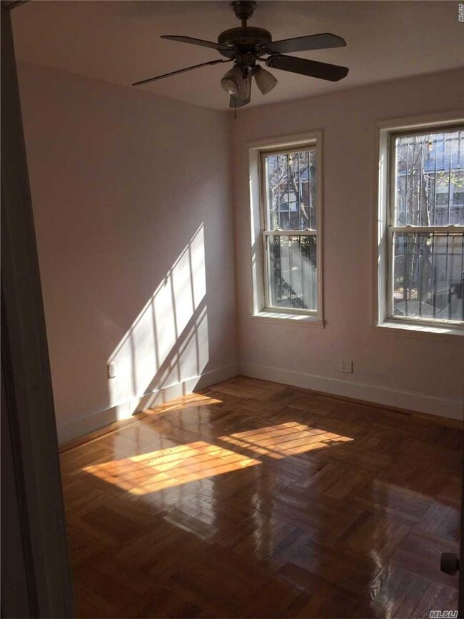 Building Photo - 133 E 55th St