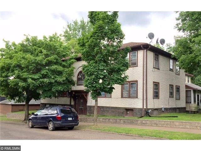 Primaria - 385 Earl St