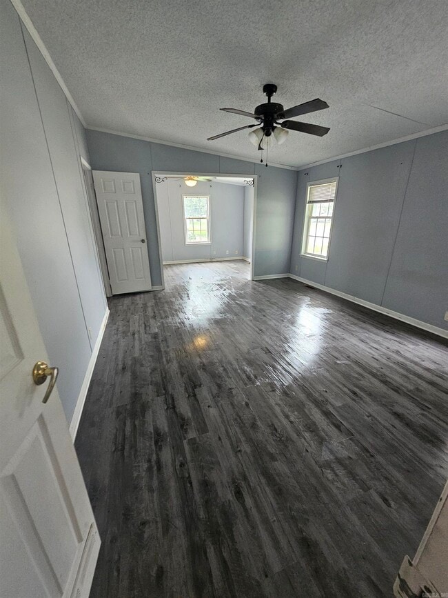Building Photo - 3345 Confederate Dr