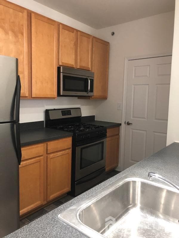 Building Photo - 303 Chrzan Pl