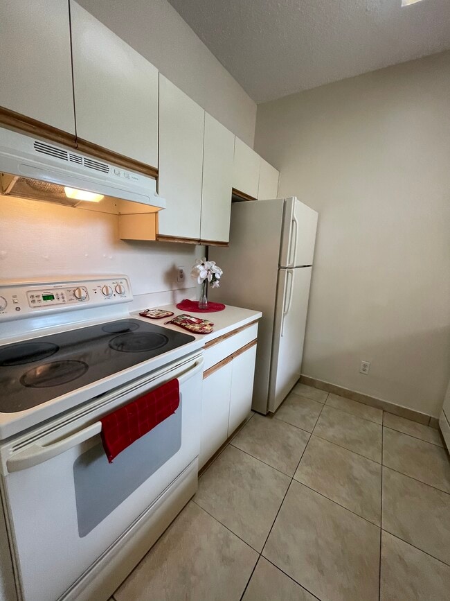 Building Photo - 751 Cypress Ln