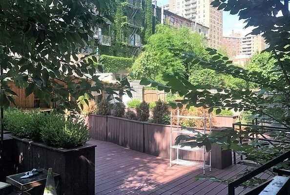Foto del edificio - 516 E 6th St