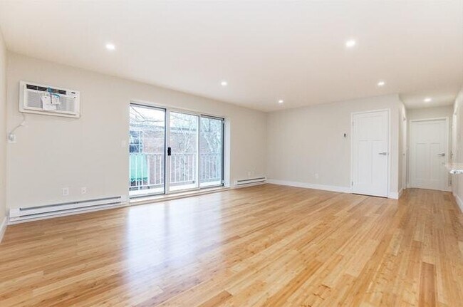 Foto del edificio - 7634 Hollister Ave