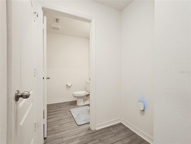 Building Photo - 1679 Wynford Cir