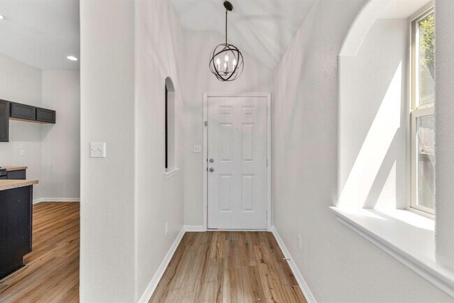 Foto del edificio - 105 Rock Bluff Ln