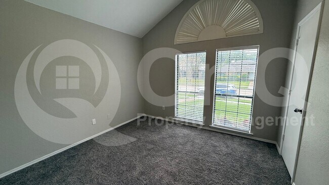 Foto del edificio - 416 W Oak St