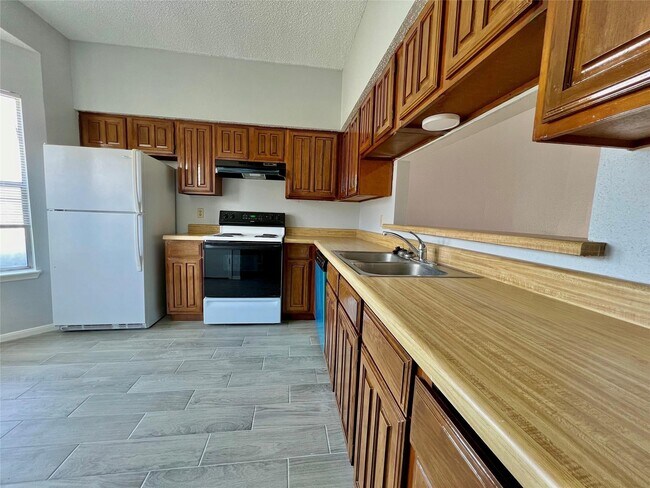 Building Photo - 12400 Brookglade Cir