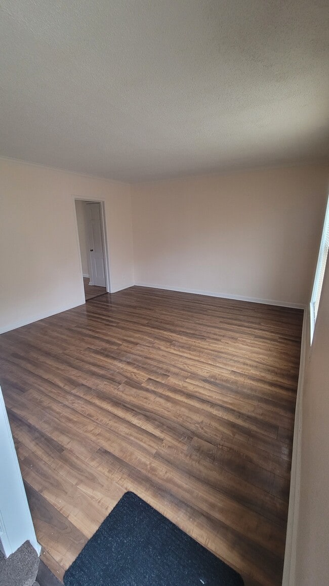 sala de estar - 6319 W Center St