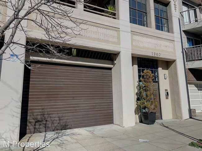 Building Photo - 1960 Hayes St