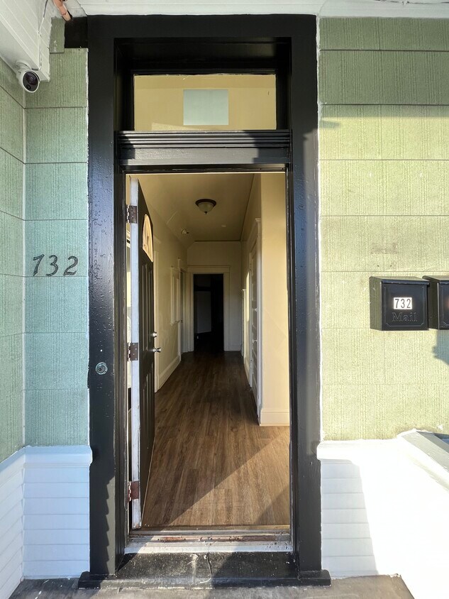 Freshly painted entry with bright light over - 732 E St