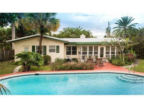 Building Photo - 2613 Sea Island Dr