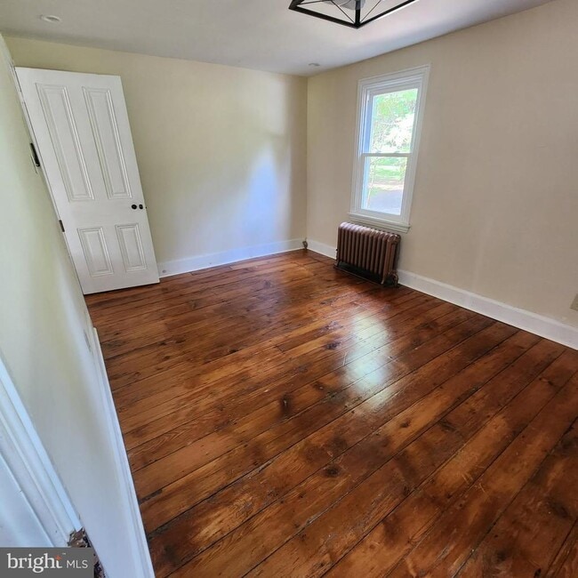 Building Photo - 36 Westtown Rd