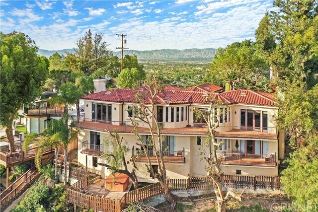 Building Photo - 3751 Sunswept Dr