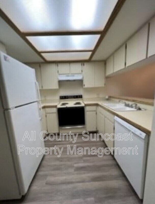 Foto del edificio - 12135 117th St N