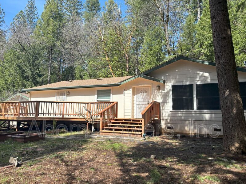 Primary Photo - 2628 Kingfisher Ln