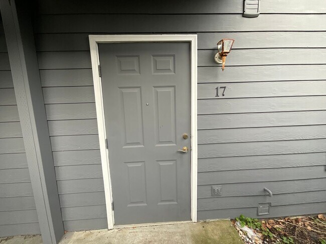 Foto del edificio - 2 Bed, 1 Bath Apartment in Blaine