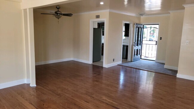 entry - 8021 McNulty Ave