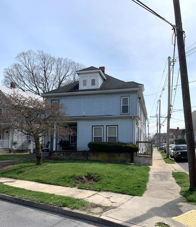 Building Photo - 903 Scotland Ave